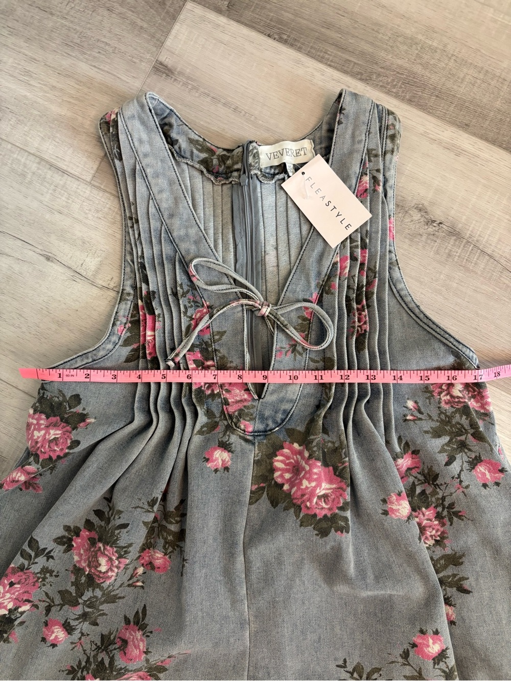 Veveret Floral Pleated Denim Romper Pink Rose Tie Front NWT - Picture 5 of 13
